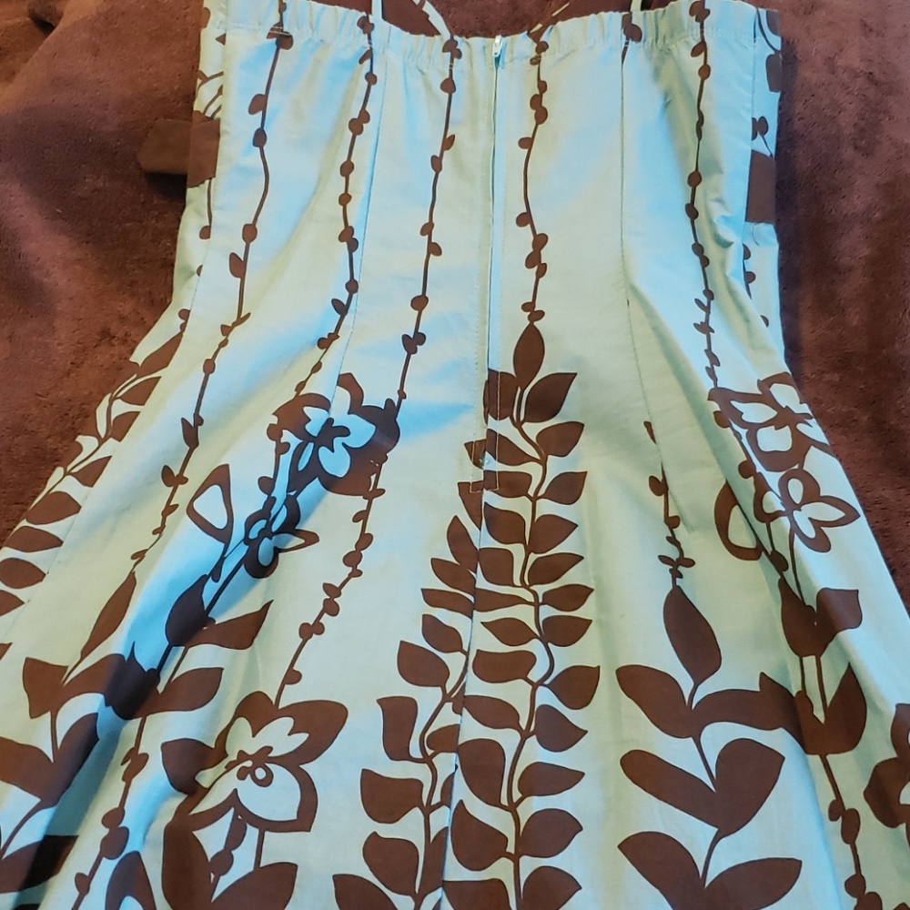 Dress - Picture 4 of 4